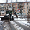 Продолжаем чистить дворы от налели