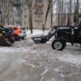 Очистка внутридворовых проездов, уборка колейности.