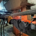 На ул. Аксёнова д.12 (1-й подъезд) специалисты заменили 1,5 метра трубопровода холодного водоснабжения.
